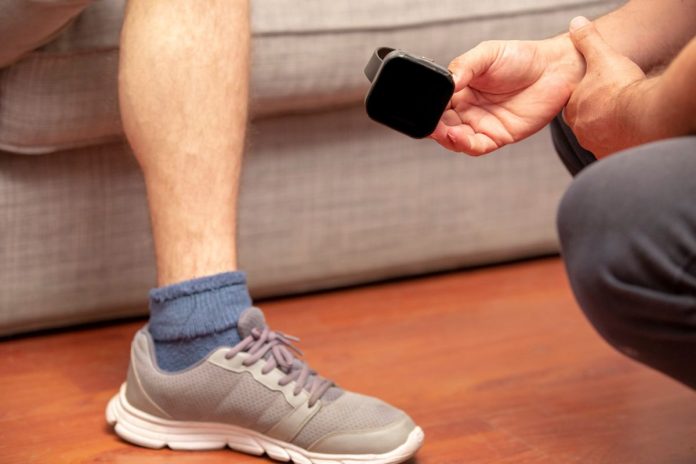 أكدت الهيئة ضرورة أن يُصدر قرار استخدام السوار بقرار قضائي معلّل يحدّد مدته وضوابطه