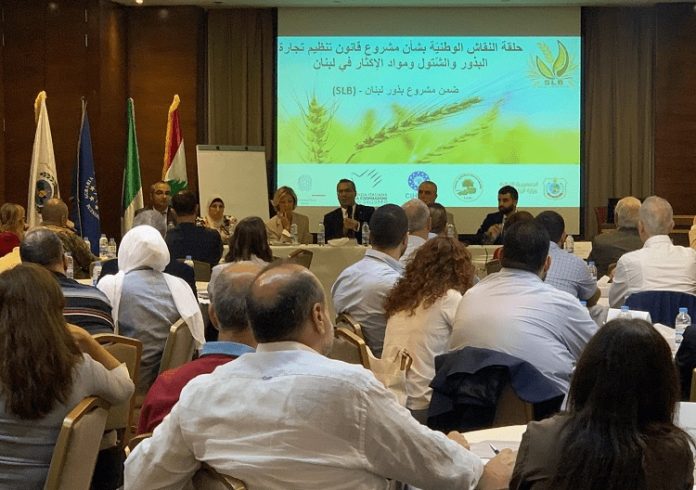 أوضح المقال أن النقاش حول مشروع القانون كشف عن انقسامٍ واضح بين اتجاهٍ اقتصادي وتجاري يدعم تنظيم القطاع وتشجيع الاستثمارات