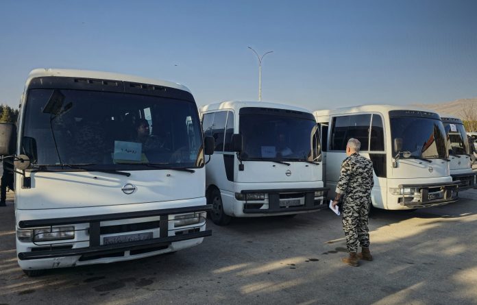 يشكّل تسليم الدفعة الأولى من السجناء السوريين تطبيقًا فعليًا لاتفاقية قانونية متقدمة، تجمع بين الأبعاد القضائية والإنسانية، وتؤسس لمرحلة جديدة من التعاون الثنائي في إدارة ملف السجناء، في ظل التحديات التي تواجهها المنظومة السجنية في لبنان.