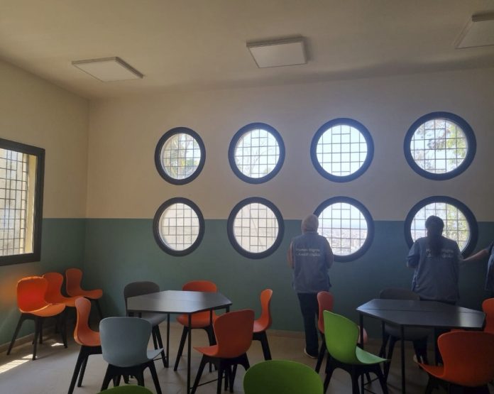 المركز افتُتح رسمياً في 28 أيار 2025 ضمن تعاون مشترك بين وزارة الداخلية والبلديات، وقوى الأمن الداخلي، وبعثة الاتحاد الأوروبي لدى لبنان، ومكتب الأمم المتحدة المعني بالمخدرات والجريمة (UNODC).