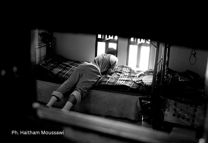 Les services médicaux dans les prisons souffrent d’un manque de personnel et de ressources.