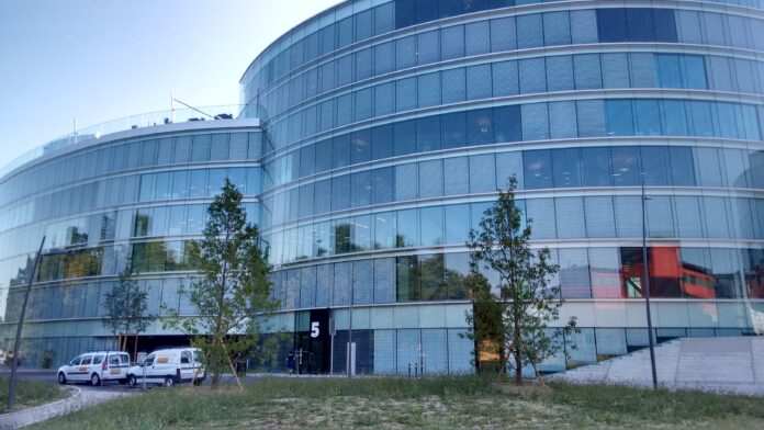  تم التطرق إلى أهمية اعتماد مقاربات قائمة على الأدلة والمعايير الدولية، وتطوير مؤشرات لقياس الأداء والامتثال